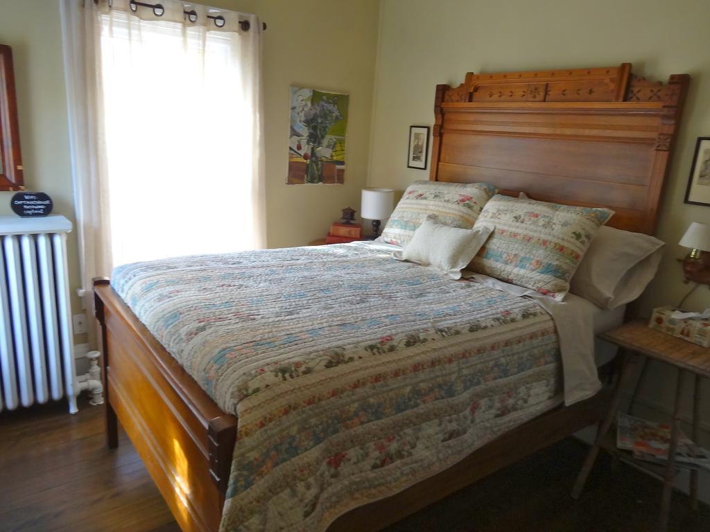 The Captain'S House Heritage Bed & Breakfast Midland Chambre photo