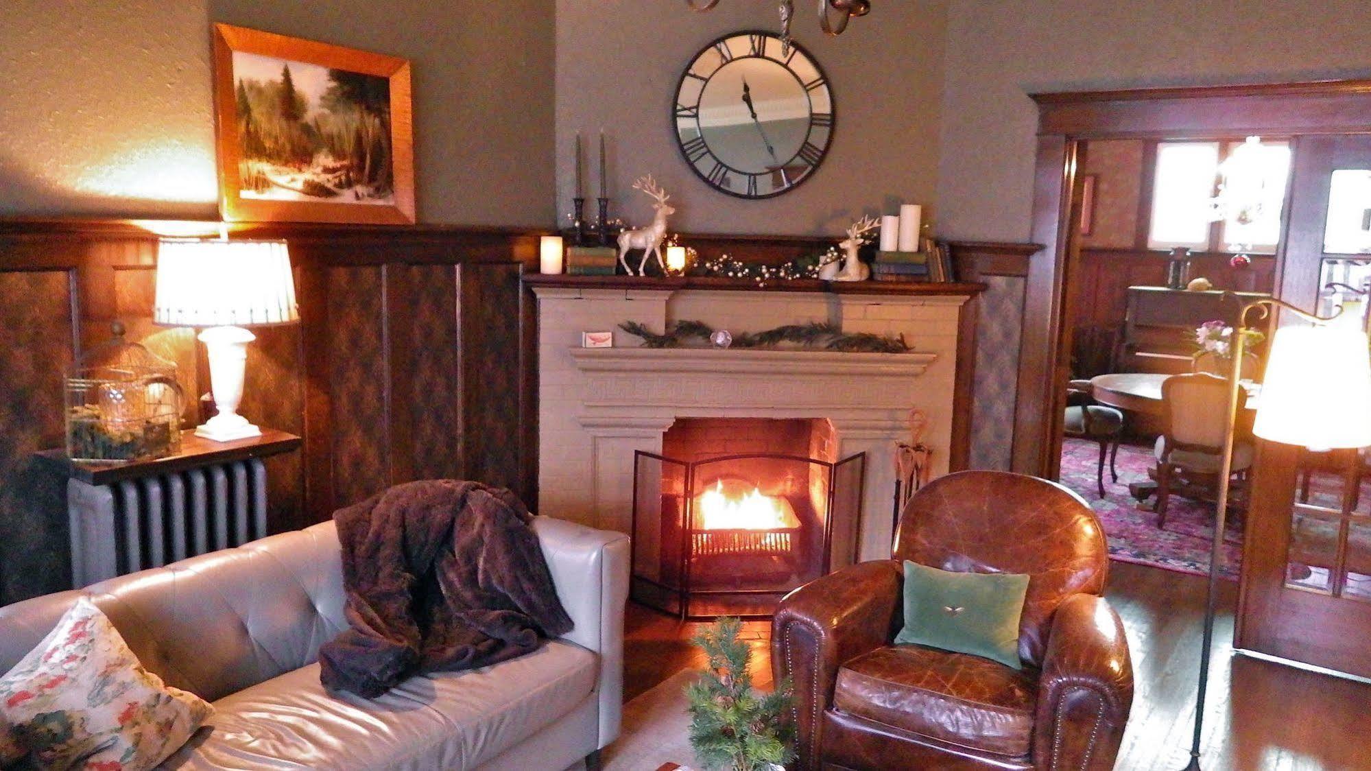 The Captain'S House Heritage Bed & Breakfast Midland Extérieur photo
